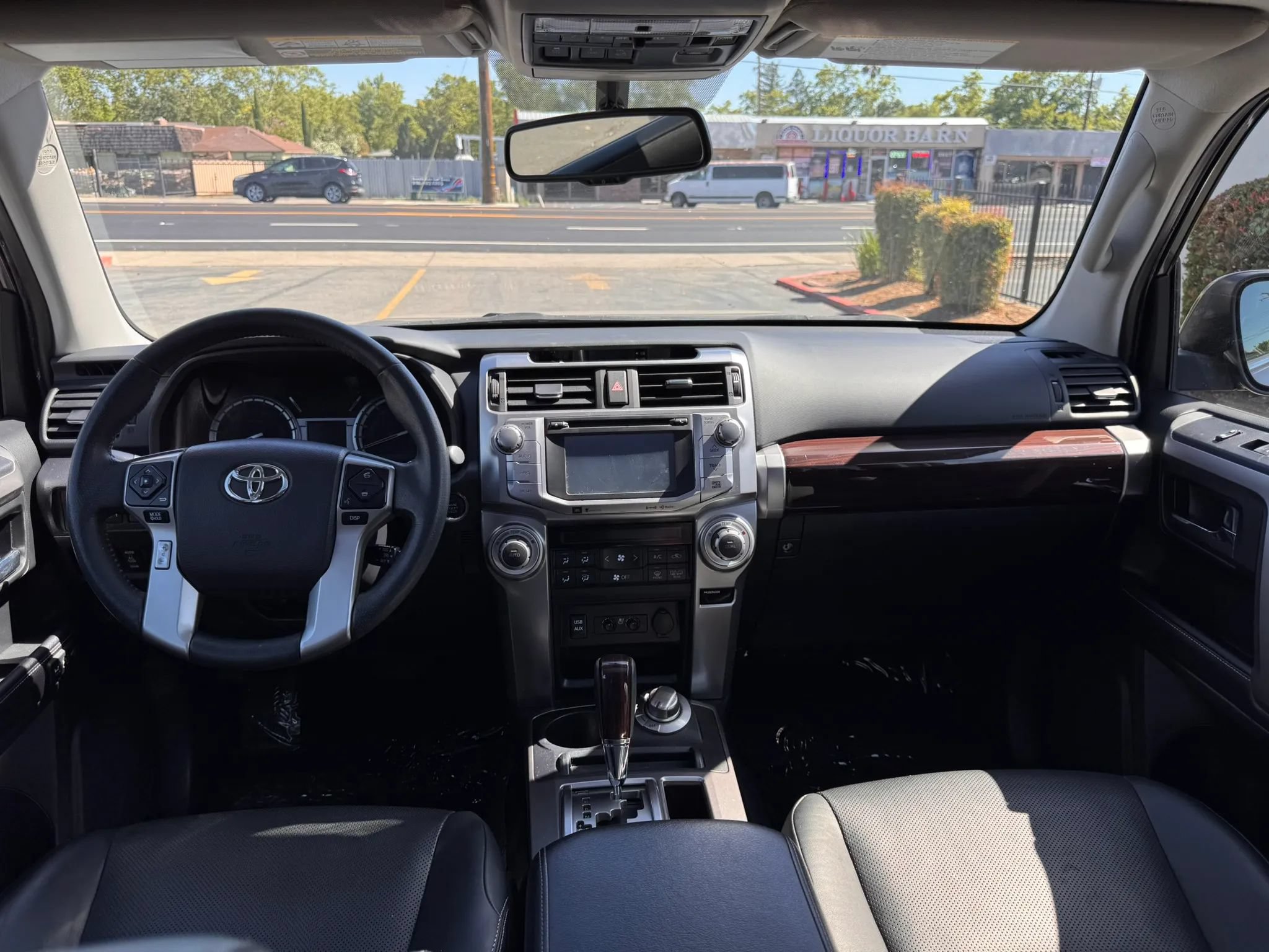 Used 2018 Toyota 4Runner Limited AWD/4WD image 19