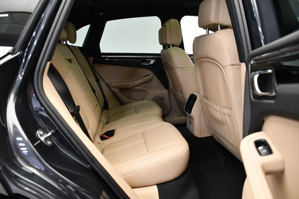 Certified 2025 Porsche Macan image 53
