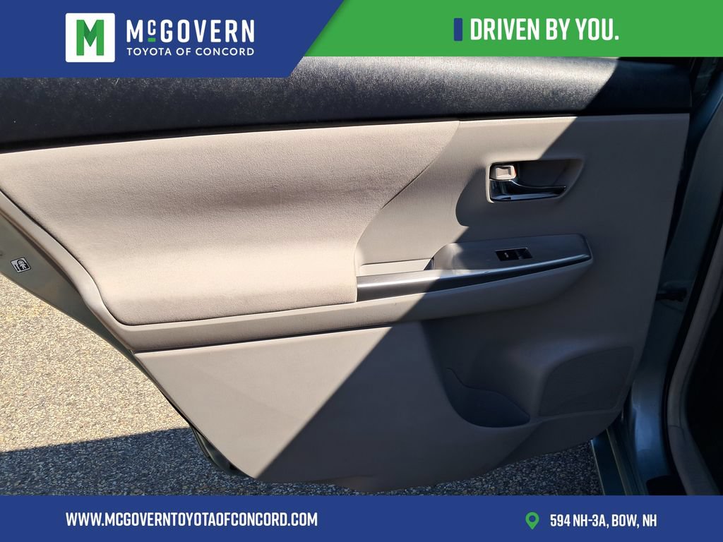 Used 2017 Toyota Prius V Three FWD image 14