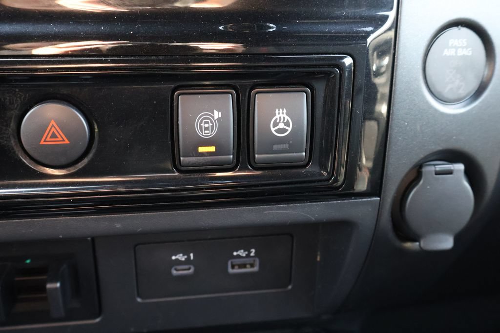 Used 2023 Nissan Titan PRO-4X w/ Pro-4x Convenience Package AWD/4WD image 29