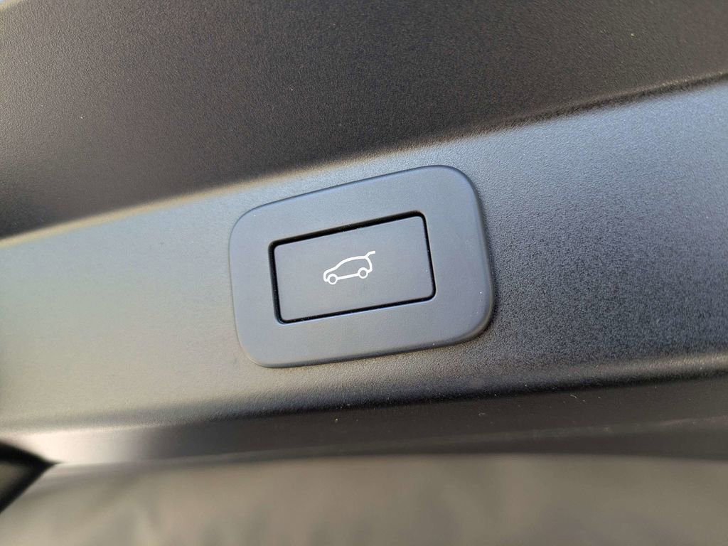 Used 2024 Land Rover Range Rover Sport SE AWD/4WD image 14