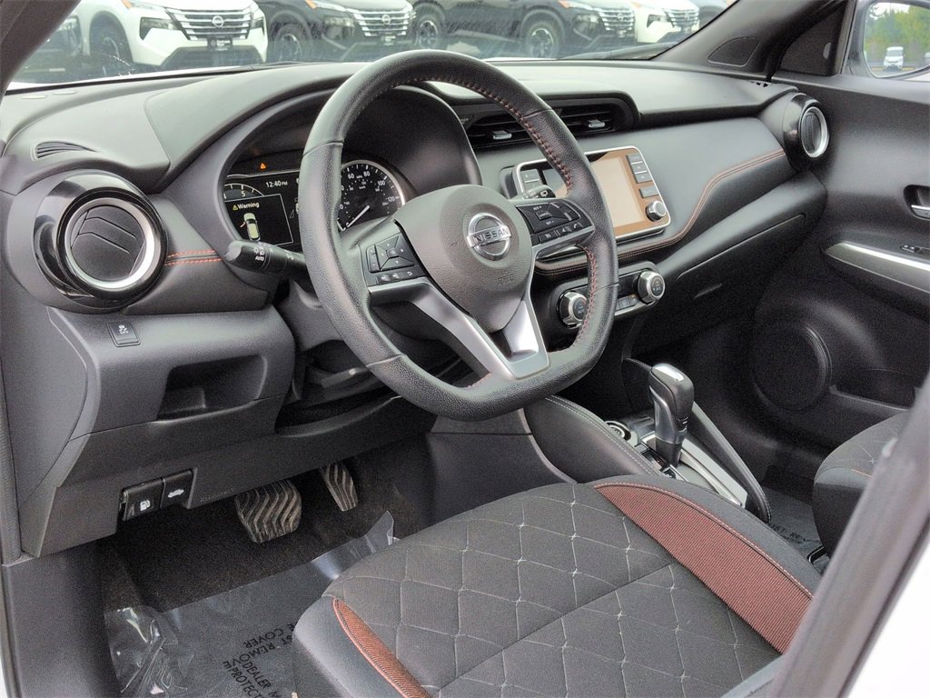 Used 2019 Nissan Kicks SR image 9