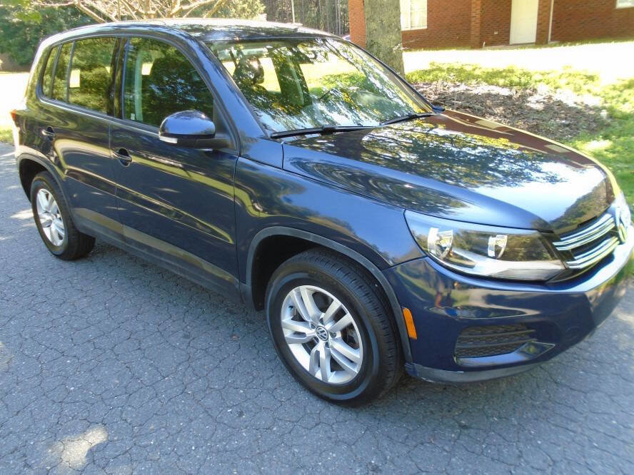 Used 2013 Volkswagen Tiguan S image 3