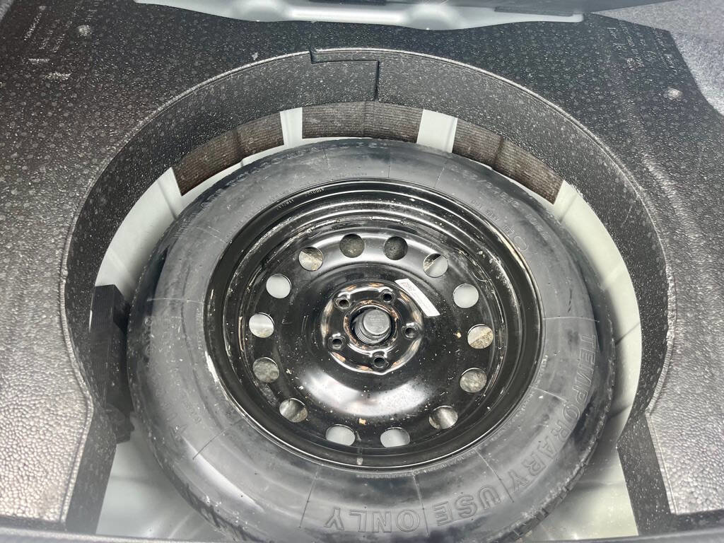 Used 2013 Volkswagen Passat TDI SE image 24