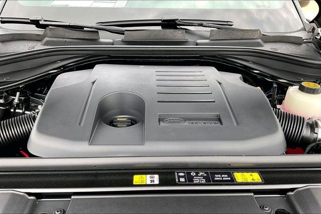 New 2025 Land Rover Range Rover Long Wheelbase SE image 13