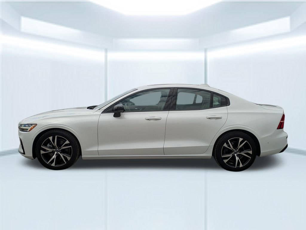 Used 2024 Volvo S60 B5 Plus image 9