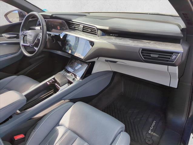 Used 2020 Audi e-tron Prestige image 24
