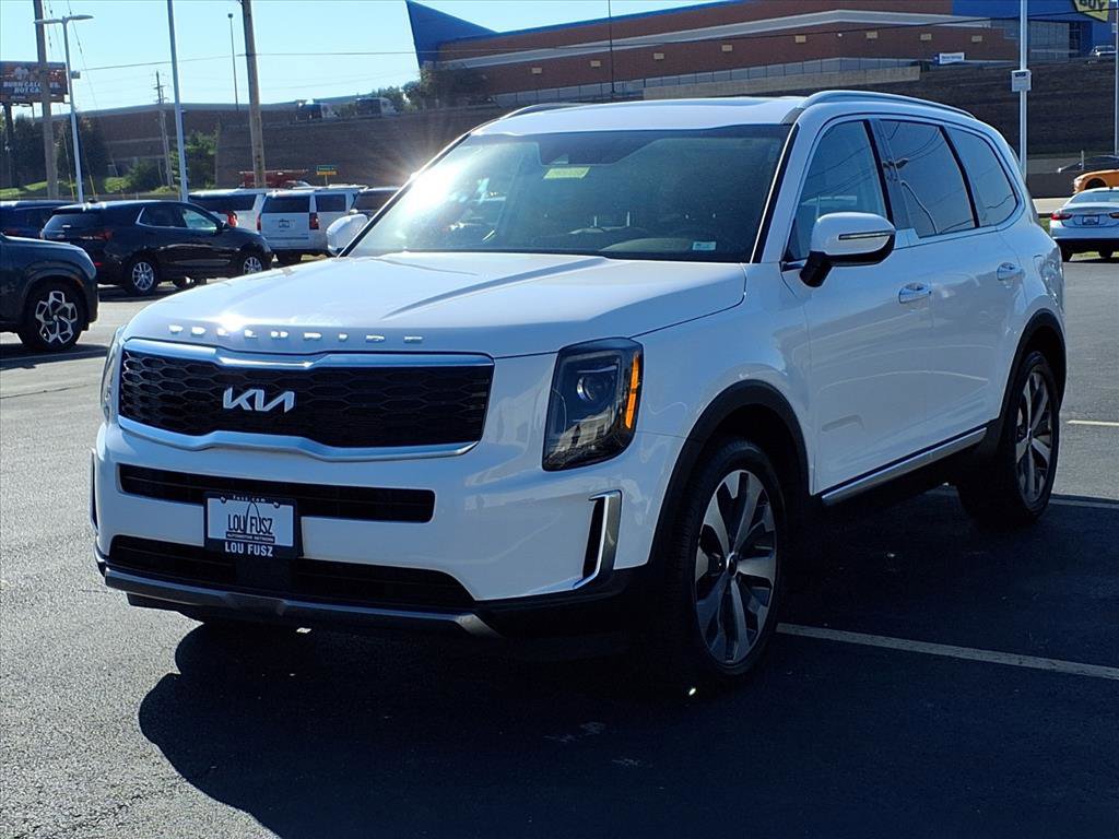 Used 2022 Kia Telluride S image 2