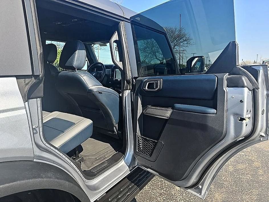 Used 2023 Ford Bronco Outer Banks w/ Sasquatch Package AWD/4WD image 39