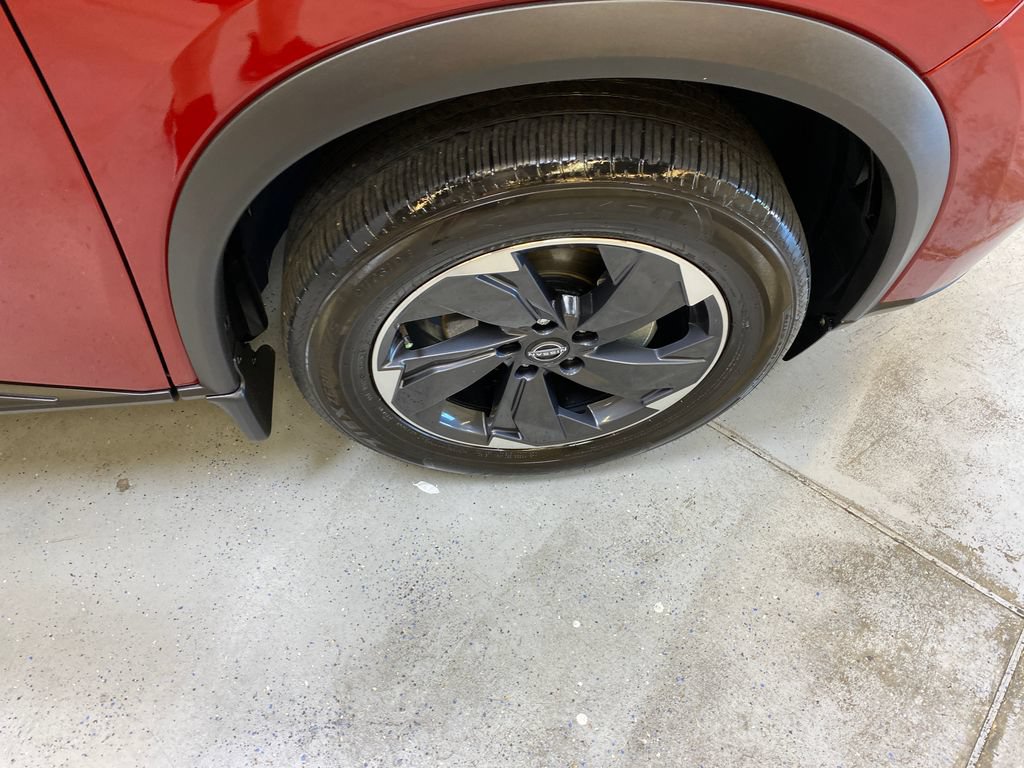 Used 2026 Nissan Rogue SV FWD image 14
