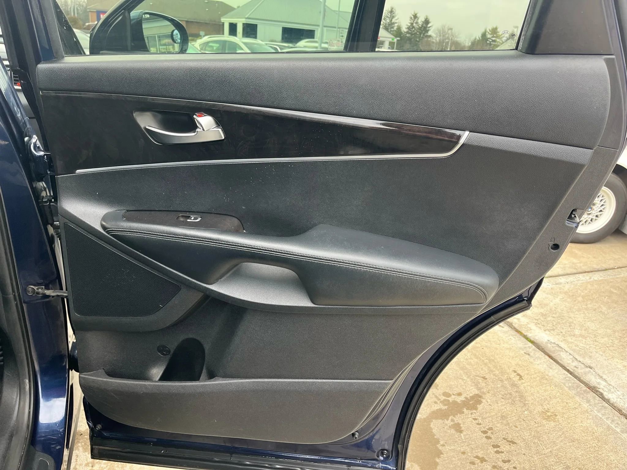 Used 2016 Kia Sorento LX image 16