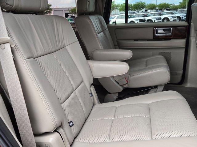 Used 2012 Lincoln Navigator 2WD image 23