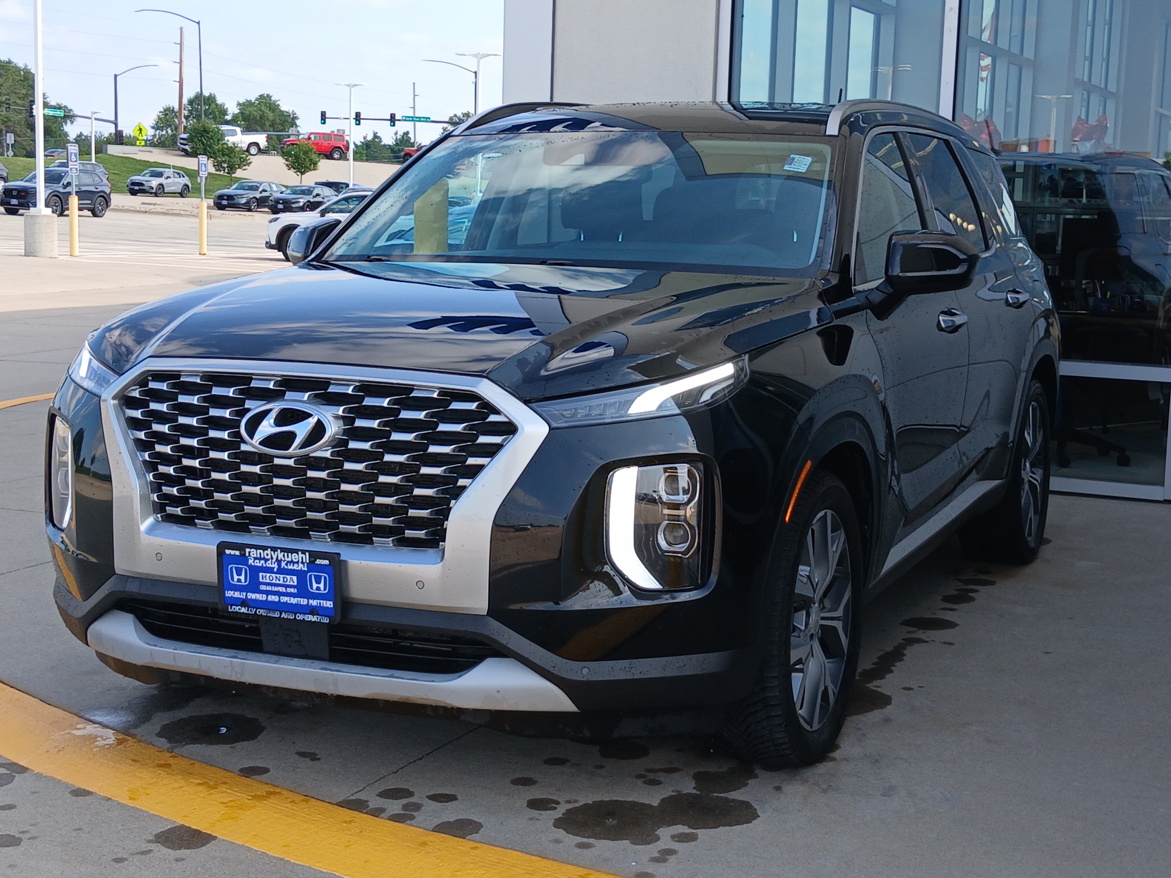 Used 2021 Hyundai Palisade SEL w/ Convenience Package AWD/4WD image 3