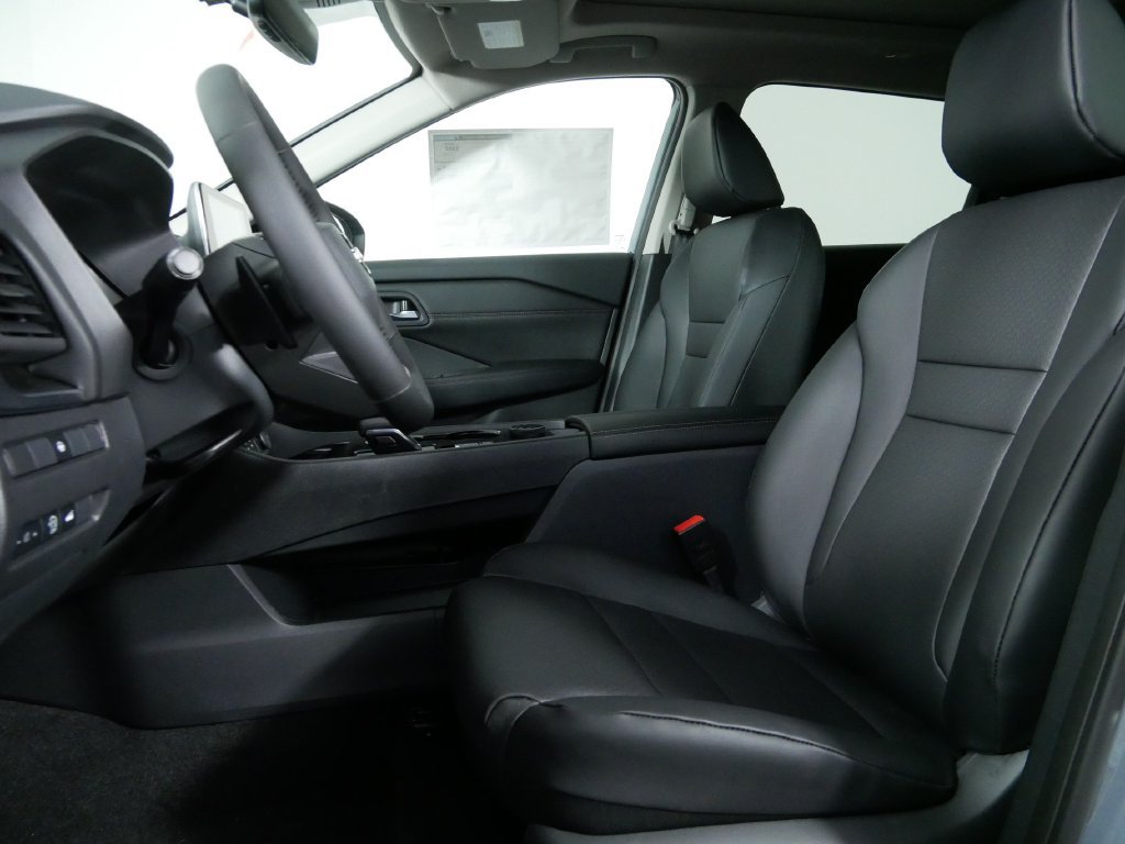 New 2026 Nissan Rogue Dark Armor AWD/4WD image 13