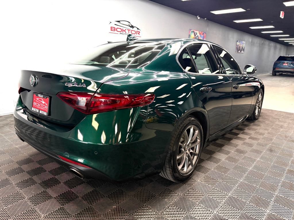 Used 2020 Alfa Romeo Giulia RWD image 14