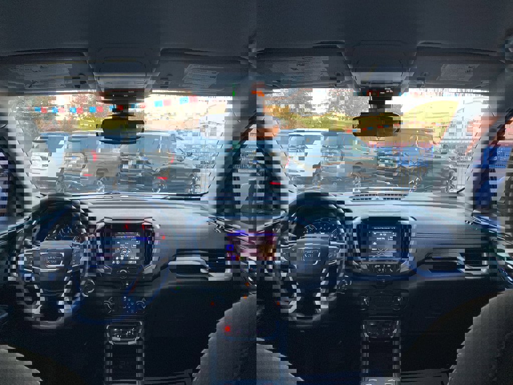 Used 2022 GMC Terrain SLE w/ Elevation Edition image 3