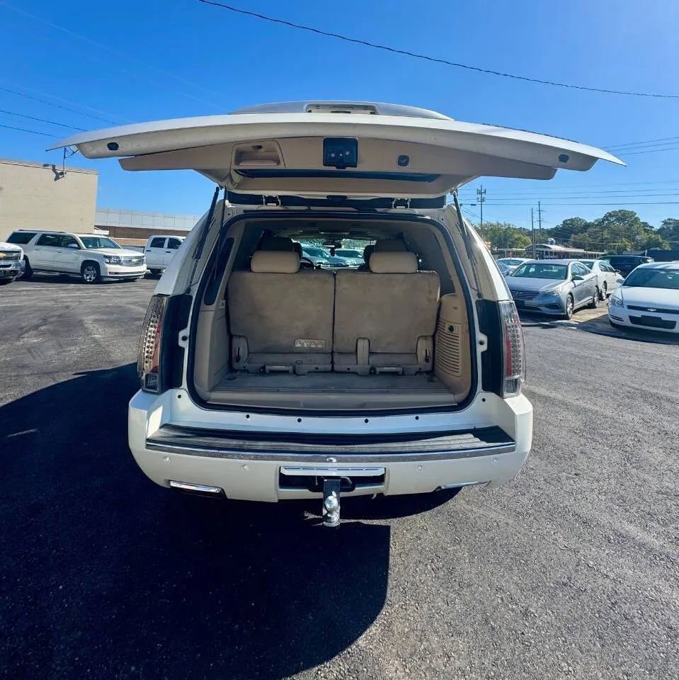 Used 2013 Cadillac Escalade Premium image 10