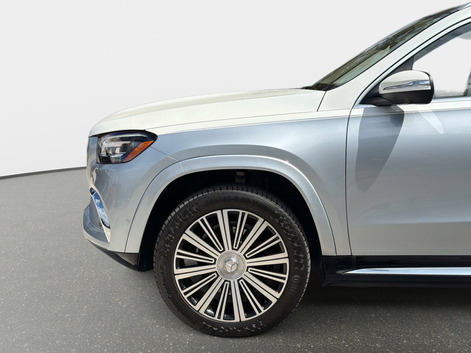 Used 2023 Mercedes-Benz Maybach GLS 600 4MATIC image 13
