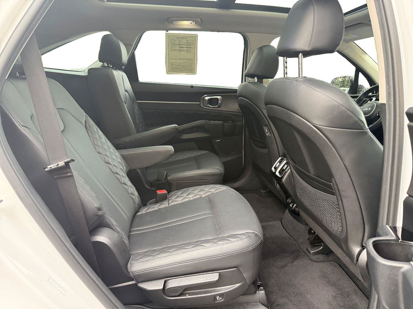 Used 2023 Kia Sorento AWD image 15