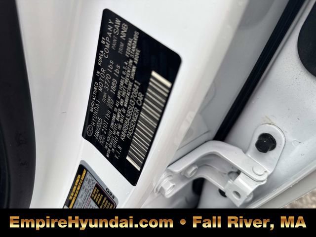 Used 2025 Hyundai Venue SE image 18