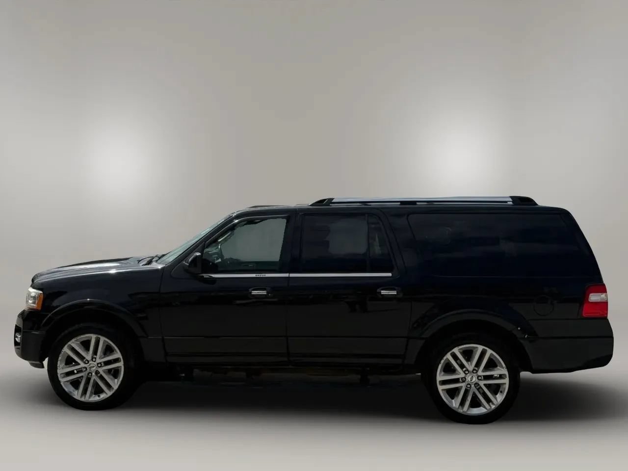 Used 2016 Ford Expedition EL Limited w/ Equipment Group 301A AWD/4WD image 4