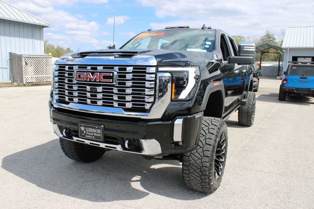 Used 2024 GMC Sierra 2500 Denali w/ Denali Reserve Package image 3