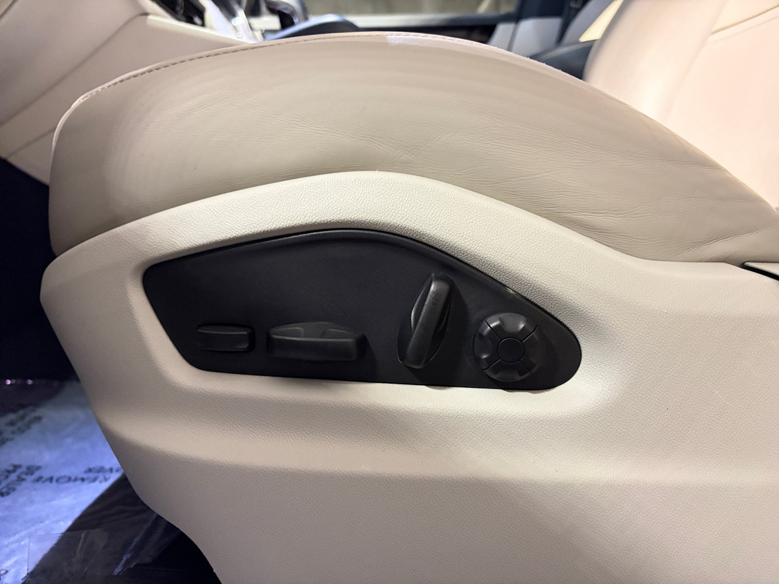 Certified 2023 Porsche Cayenne AWD/4WD image 23