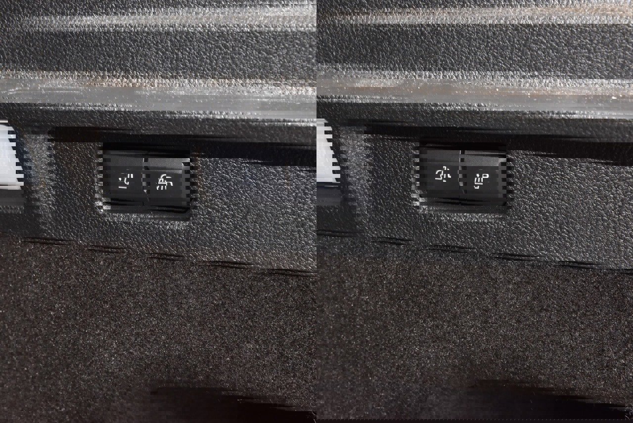 Used 2021 Lincoln Corsair Reserve w/ Equipment Group 201A image 38