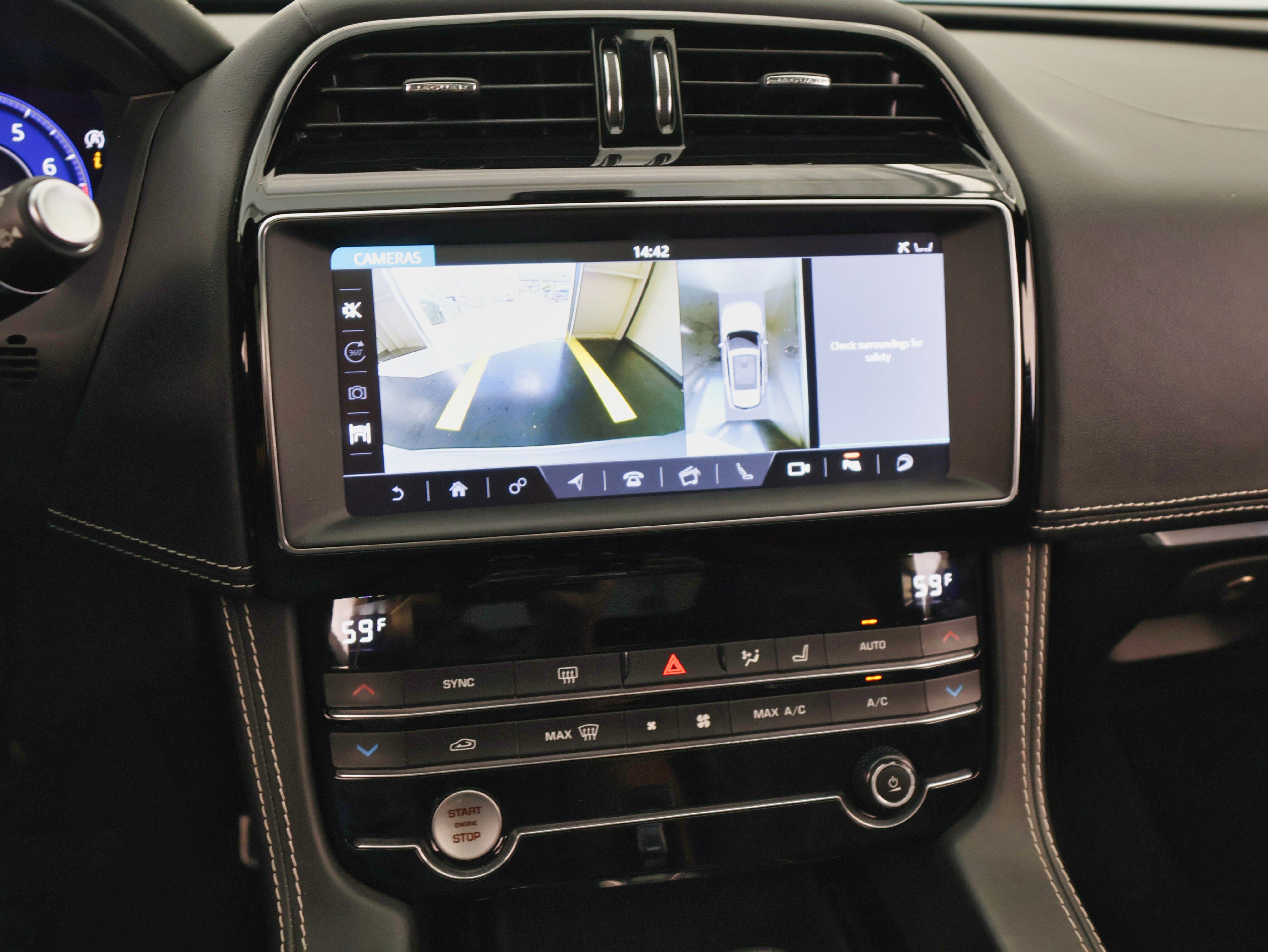 Used 2020 Jaguar F-PACE SVR image 35