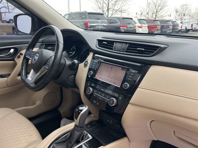 Used 2020 Nissan Rogue SV w/ Sun & Sound Touring Package image 37