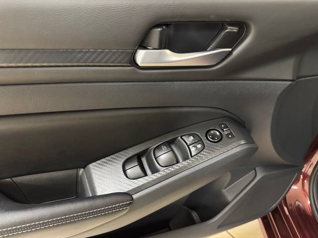 Used 2025 Nissan Altima 2.5 SV FWD image 7