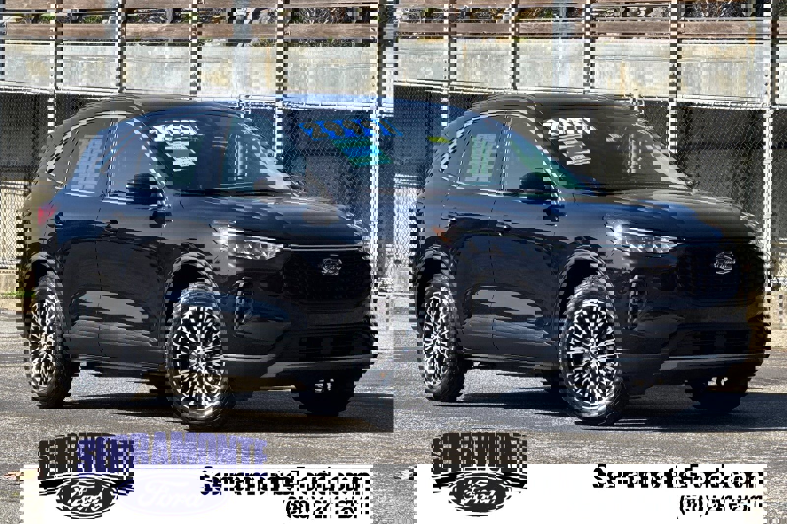 Certified 2025 Ford Escape SE image 1