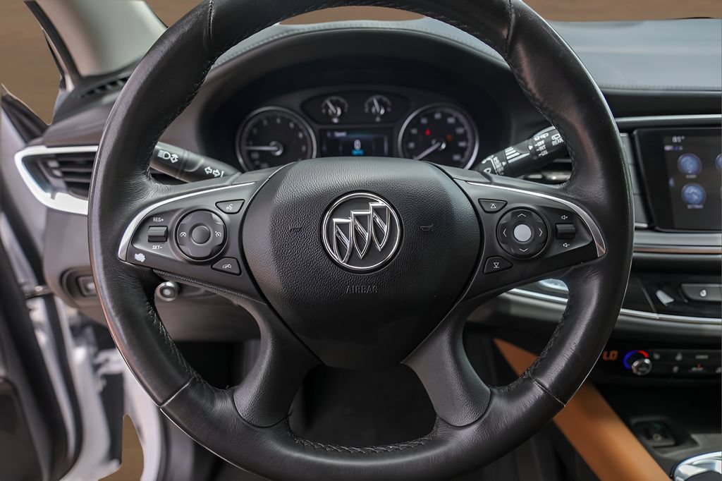 Used 2019 Buick Enclave Essence FWD image 12