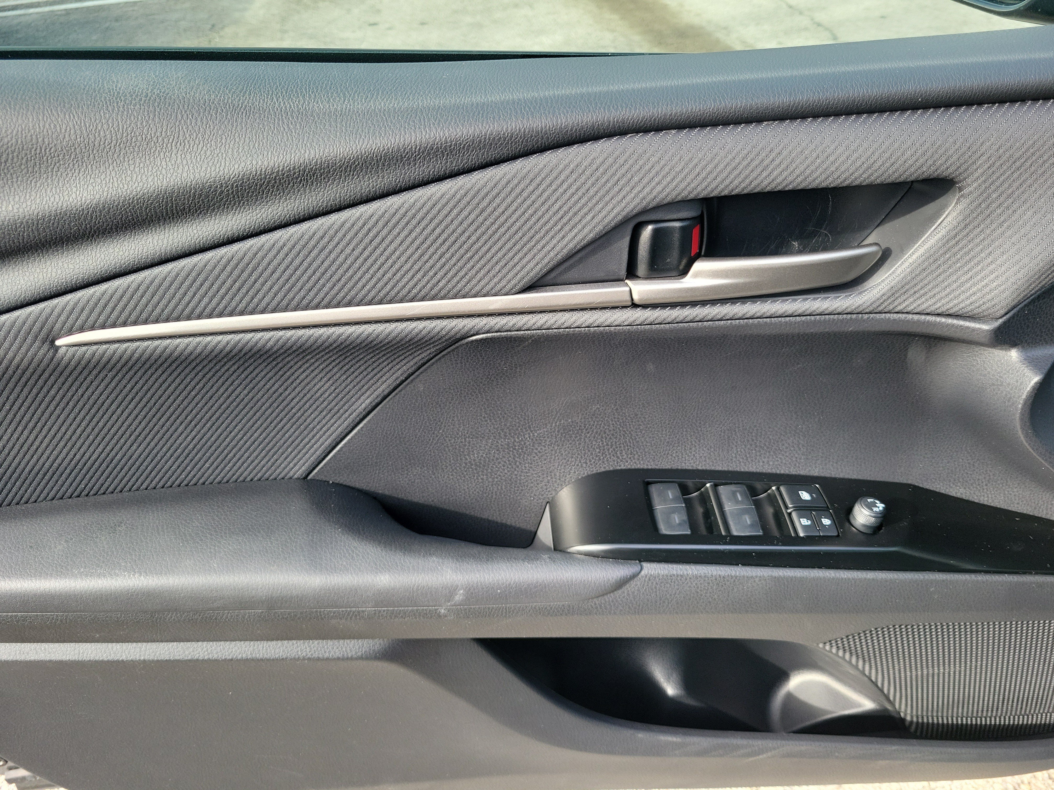 Used 2026 Toyota Camry SE FWD image 12