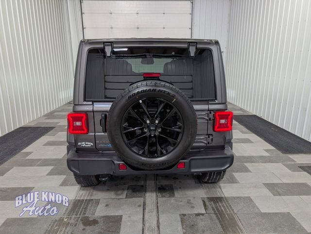 Used 2025 Jeep Wrangler Unlimited Sahara AWD/4WD image 3