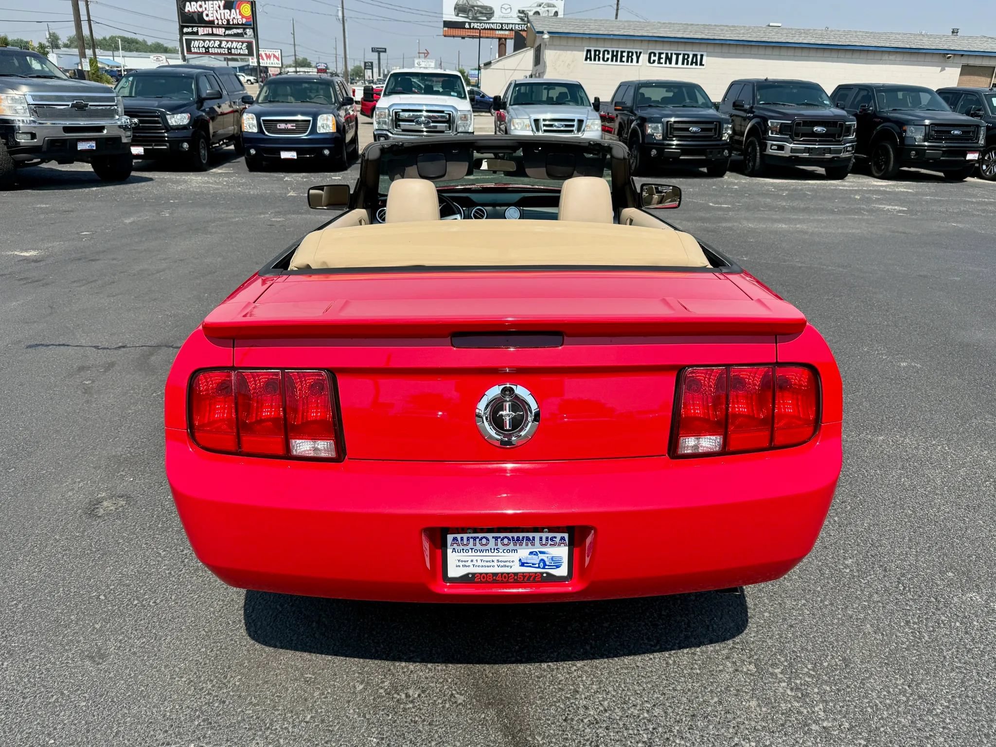 Used 2008 Ford Mustang Convertible RWD image 12