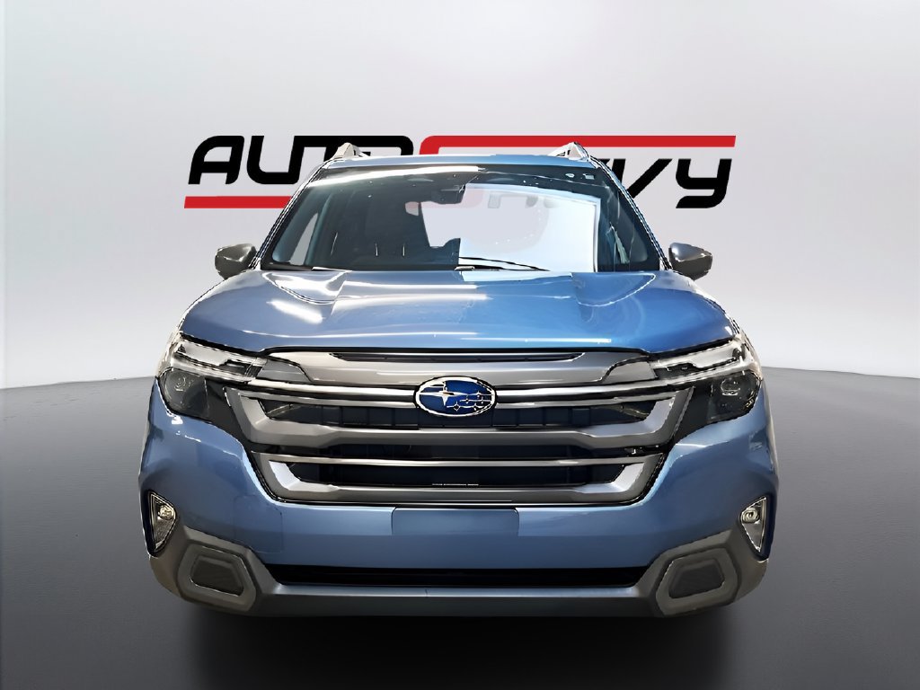 Used 2025 Subaru Forester Limited AWD/4WD image 2