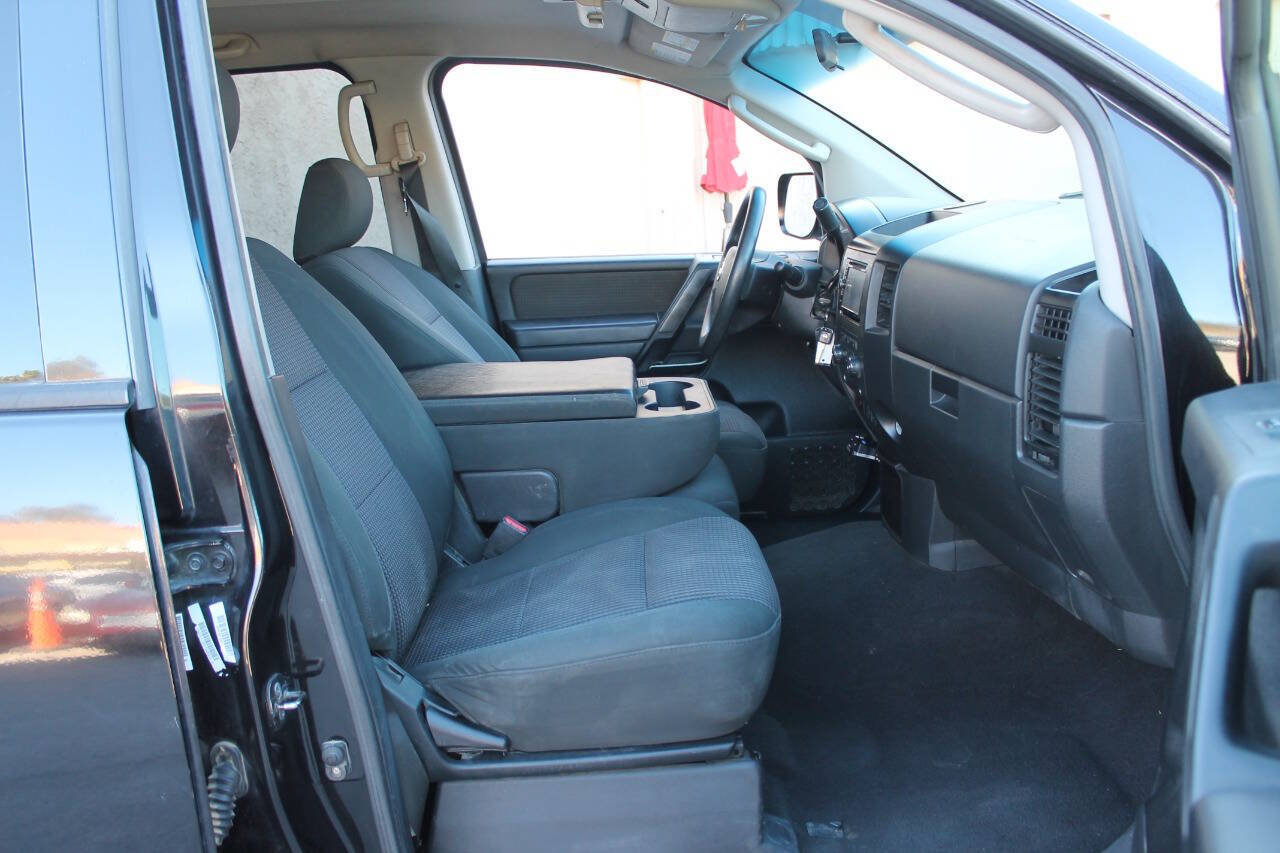 Used 2010 Nissan Titan SE RWD image 26