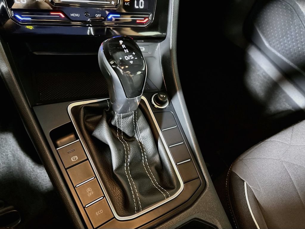 Certified 2025 Volkswagen Jetta Sport FWD image 18
