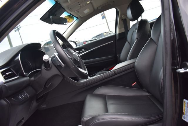 Used 2025 Genesis G70 2.5T image 22