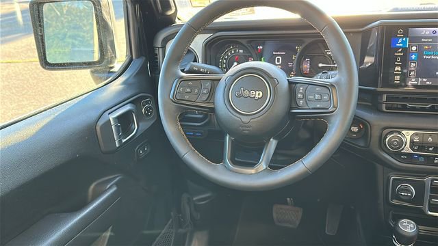 Used 2024 Jeep Wrangler Unlimited w/ Convenience Group AWD/4WD image 28