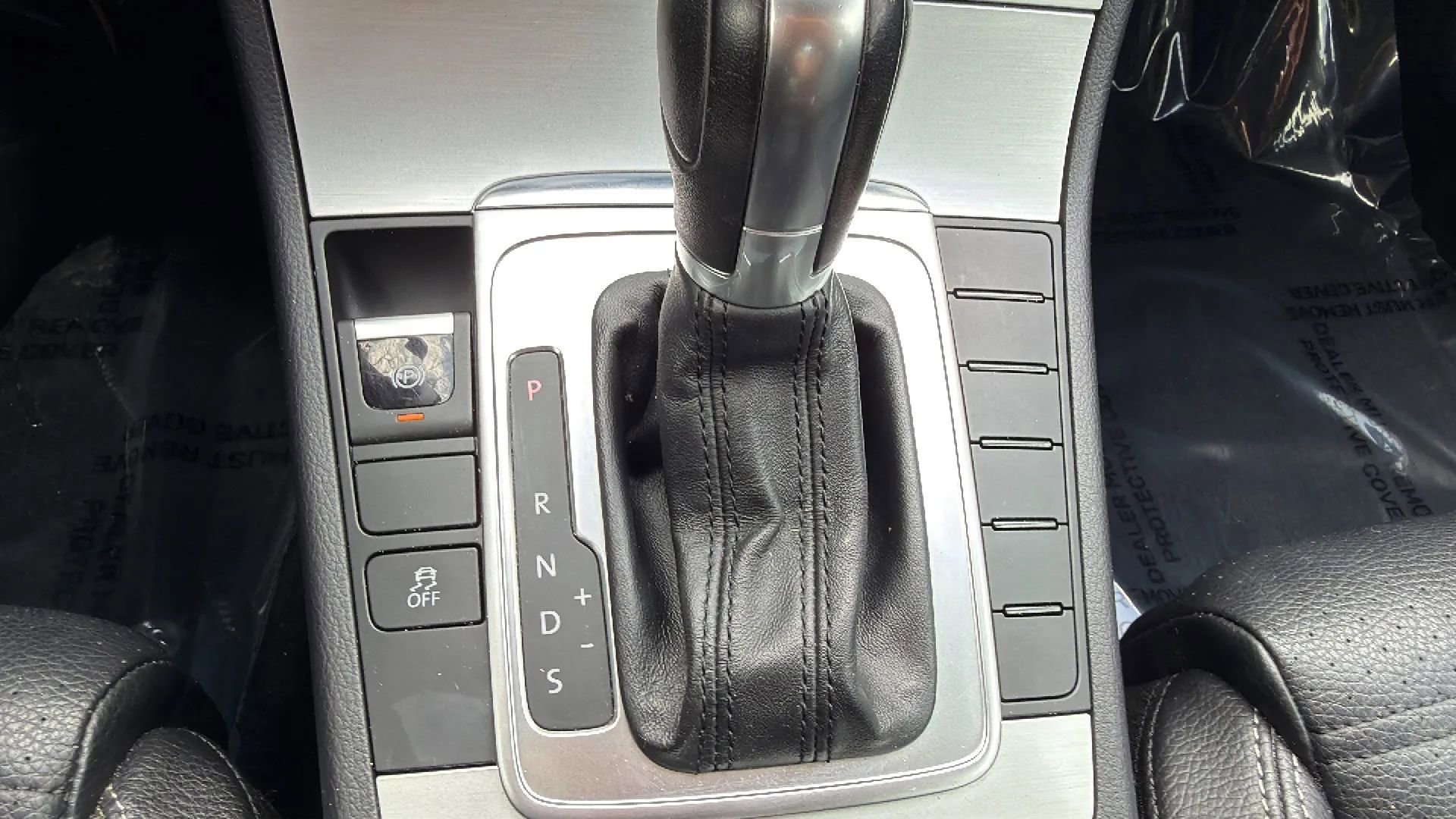 Used 2014 Volkswagen CC R-Line image 30