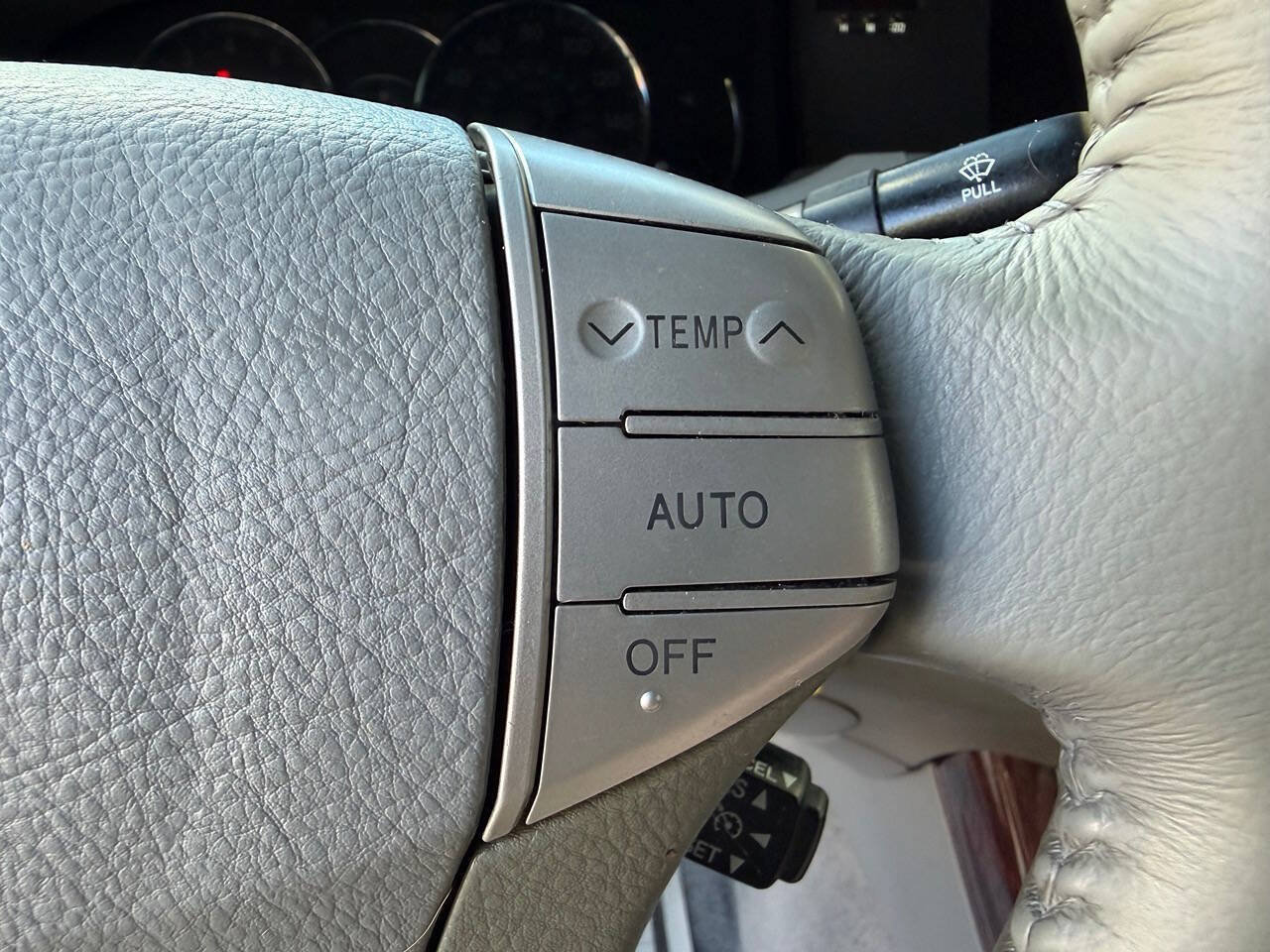Used 2008 Toyota Avalon Touring FWD image 24