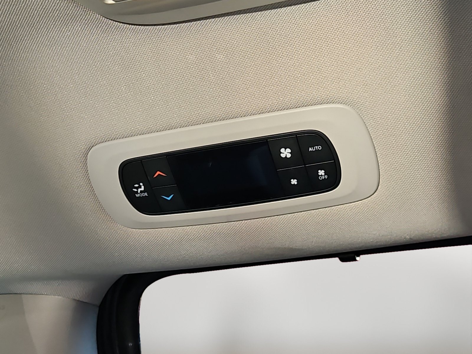 Used 2021 Chrysler Pacifica Touring-L FWD image 13