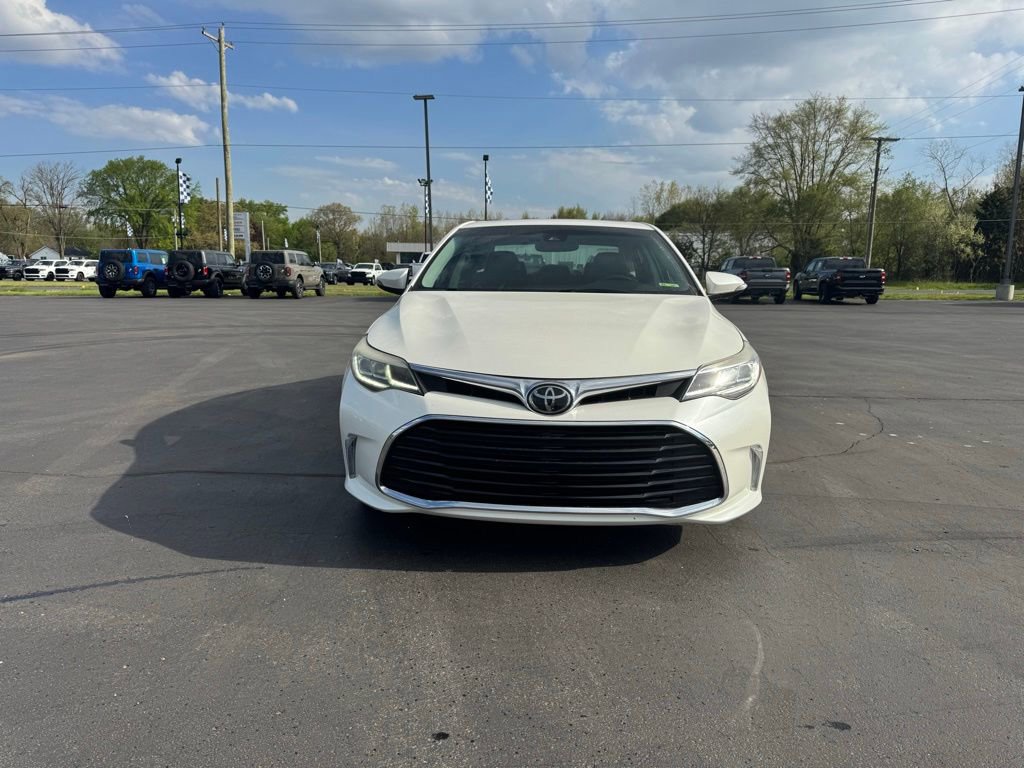 Used 2018 Toyota Avalon Touring w/ Carpet Mat Package FWD image 2