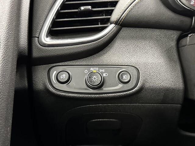 Used 2020 Chevrolet Trax Premier image 24