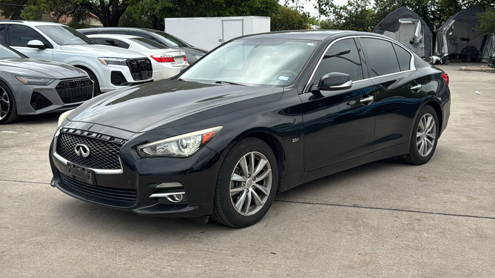Used 2016 INFINITI Q50 3.0t Premium w/ Cargo Package RWD image 3