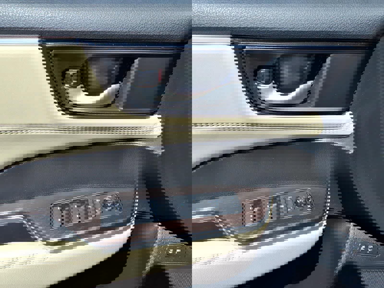 Used 2018 Honda Clarity Plug-In Hybrid image 14