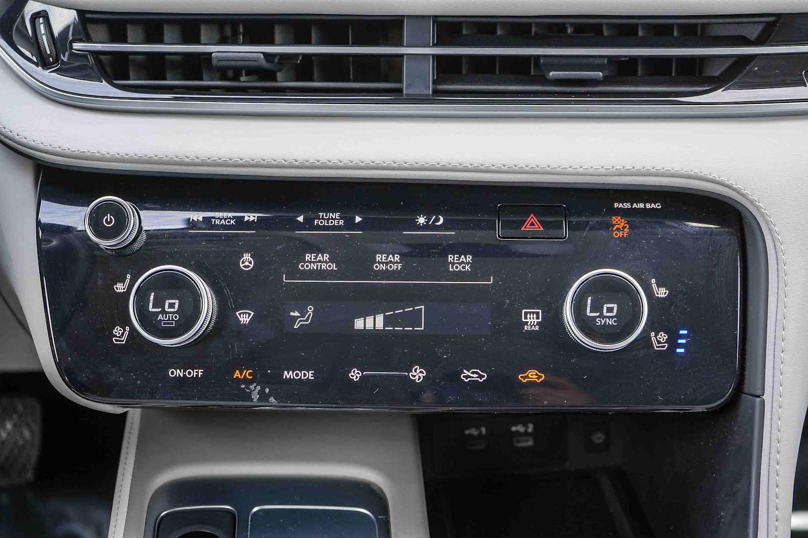 Used 2026 INFINITI QX60 Luxe w/ Cargo Package FWD image 14
