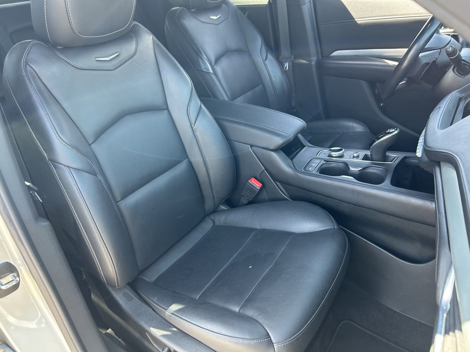 Certified 2022 Cadillac XT4 Premium Luxury w/ Safety Alert Package image 11